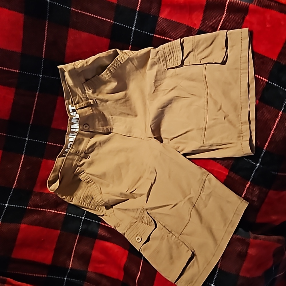 Men's casual shorts with side pockets...by monument
